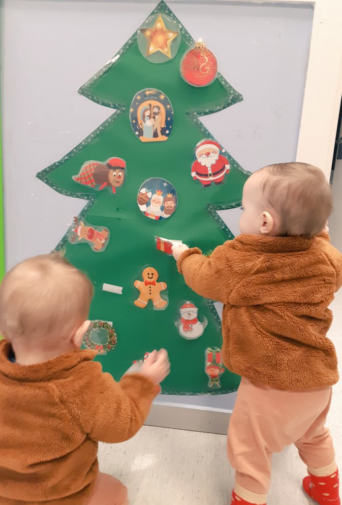 Margiss4's tweet photo. 🎄M'agrada el Nadal
un pessebre com cal
pastorets i torrons 
i cançons vora el foc...🎶
#JEStGervasi 
#lamagiadelvelcro
#muralsdenadal
#vocabularidenadal https://t.co/f0CtX13Dyj