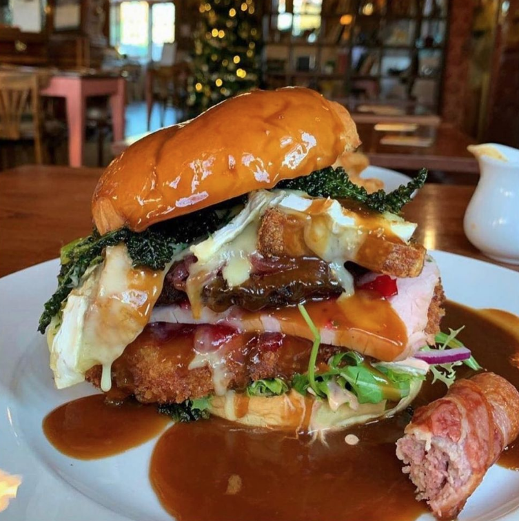 _BrightonStyle's tweet image. If this isn't the #christmasburger or dreams, we don't know what is! 
brighton-lifestyle.co.uk/tisburys-kitch…
@TisburysKitchen 
#Brighton