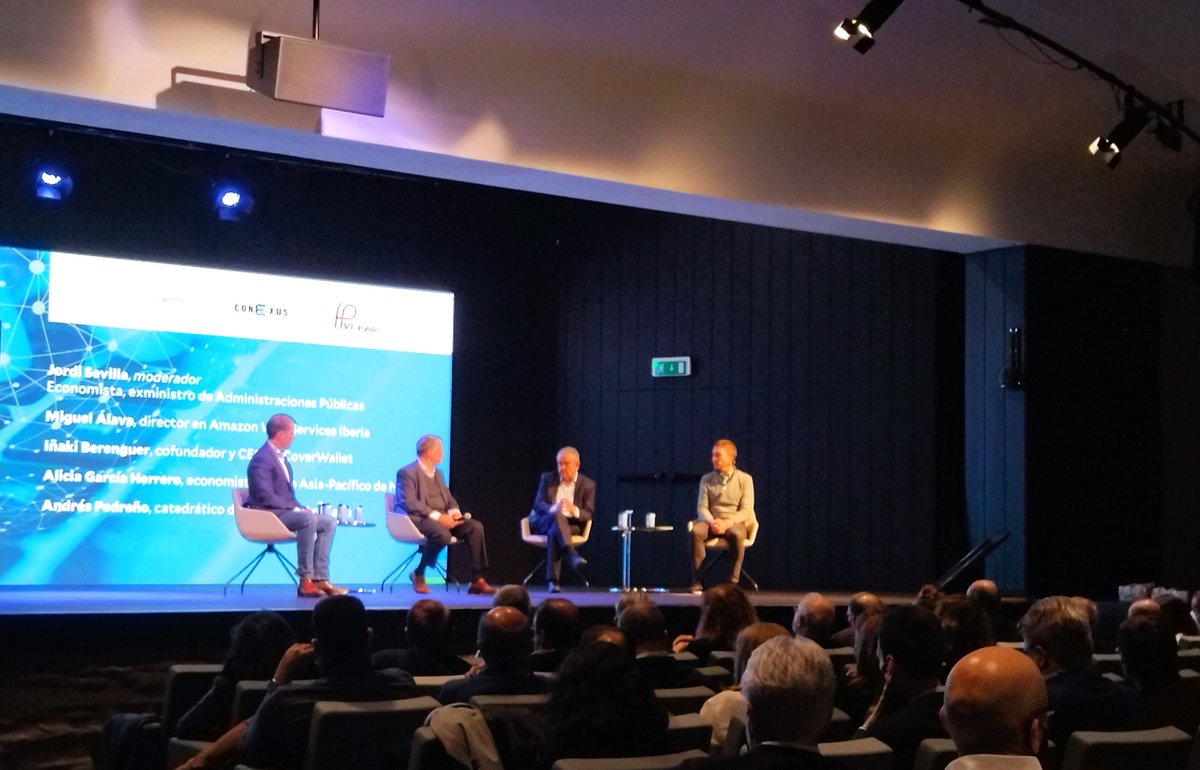 Hemos sobredimensionado el tema de los #datos de una forma totalmente contradictoria. En #Espana es más fácil donar un riñón que donar datos médicos <a href="/andres_pedreno/">Andrés Pedreño Muñoz</a>
#bigdata 
#economiadigital 
Hablamos de regulación, ética y  #economiadigital en #europa y #China