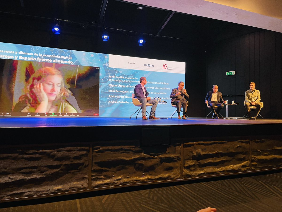 “En MIT la universidad se centra en educación e investigación y favorece mucho el desarrollo de start up tecnológicas para mejorar su reputación. En España eso no sucede” <a href="/inakib/">Inaki Berenguer</a> <a href="/andres_pedreno/">Andrés Pedreño Muñoz</a> <a href="/FundLua/">LUAFund</a> <a href="/FConexus/">Fundación Conexus</a>