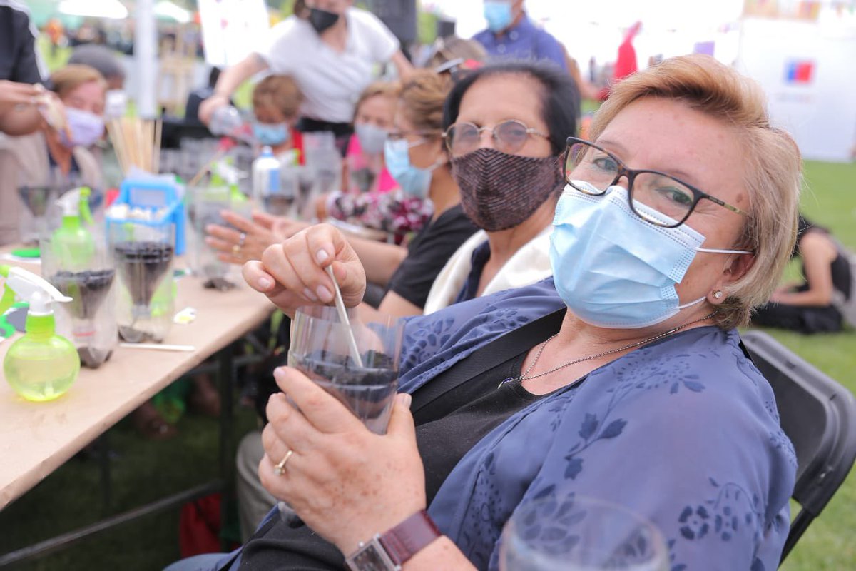 SENAMAGOB's tweet image. ✅Un importante reconocimiento obtuvo SENAMA al ser destacado con la mejor evaluación en la encuesta de medición de satisfacción usuaria 2020 realizada por el @Min_Hacienda 

💪Seguiremos trabajando por las personas mayores 🇨🇱 

➡️ bit.ly/3EYX8vz