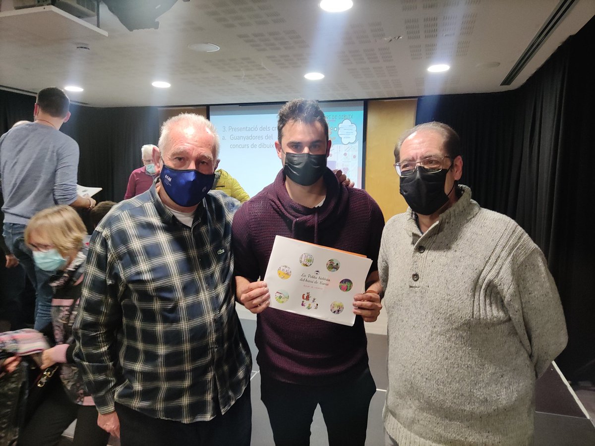 Som al <a href="/NavasCC/">CC Navas</a>, on el grup de Memòria Històrica presenta l'àlbum de cromos de #Navas, el qual té com a objectius:

👉Promoure la història del barri entre els infants i joves
👉Incentivar el comerç local amb la difusió dels establiments on es poden trobar els cromos

#semprehisom