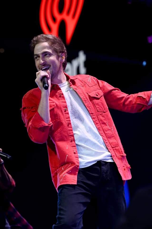 FaBigTimeRusher's tweet photo. Mi Kendall precioso de nuevo en los escenarios 😍😍🥰🥰🥰

@HeffronDrive @bigtimerush https://t.co/GgEkX7NL12