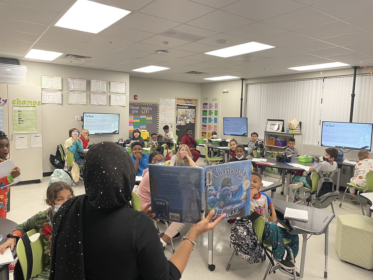 hamiltonengtech's tweet photo. Problem solving in our pajamas was so fun! All grade levels used problem solving strategies to solve word problems in their pajamas! Our engineers had a winter-y BLAST! #mathday #hamiltonengineers #hamiltonsolves @SCPSInfo @scpselementary https://t.co/af4ntD10GT