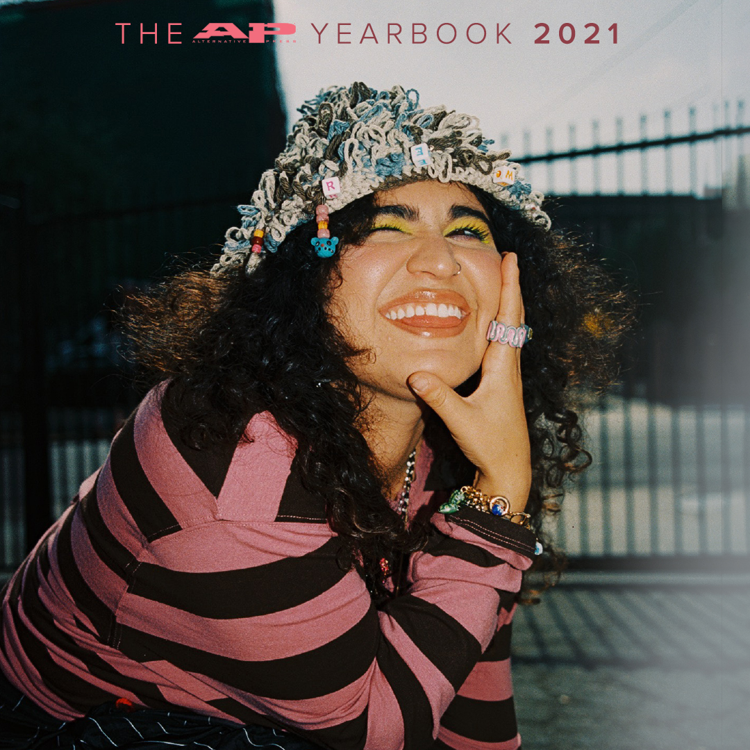 AltPress's tweet photo. "Get comfortable with the uncomfortable as much as you possibly can. Try to put yourself in situations that make you uncomfortable and build up a tolerance."
–– @remiwolf 

get your copy of THE AP YEARBOOK 2021 now
https://t.co/5Iv2XYWVIW https://t.co/UP3J2MbPGy