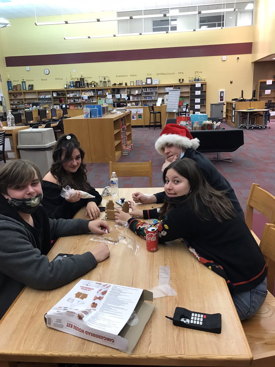 cooperforensics's tweet image. Cooper Speech team celebrating and doing a little team bonding.  Happy Holidays!
