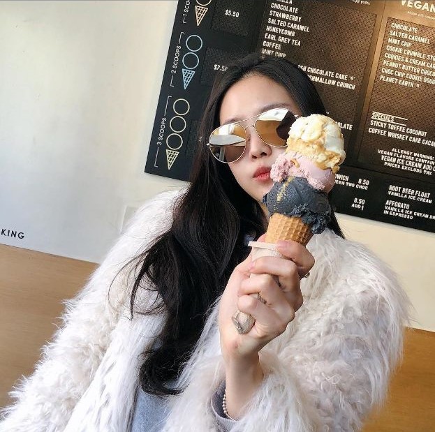 KS95KG's tweet photo. ㅤㅤ @𝘺𝘰𝘶𝘯𝘨𝘬𝘨 — 𝗇𝖾𝗐 𝗉𝗈𝗌𝗍!
#ksgram
ice cream with him ~ https://t.co/MX68cBGJCk