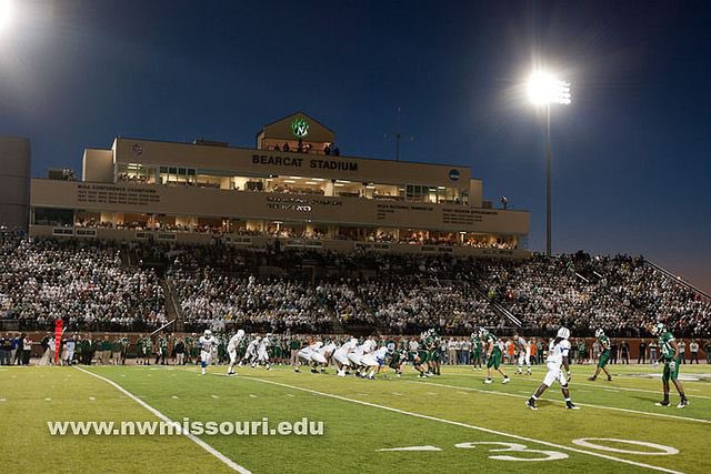 CityHighFB's tweet photo. Another Great program stopping by to see the #NXLEVEL HAWKS!
@NWBearcat_FB https://t.co/D8JCTszFJ4