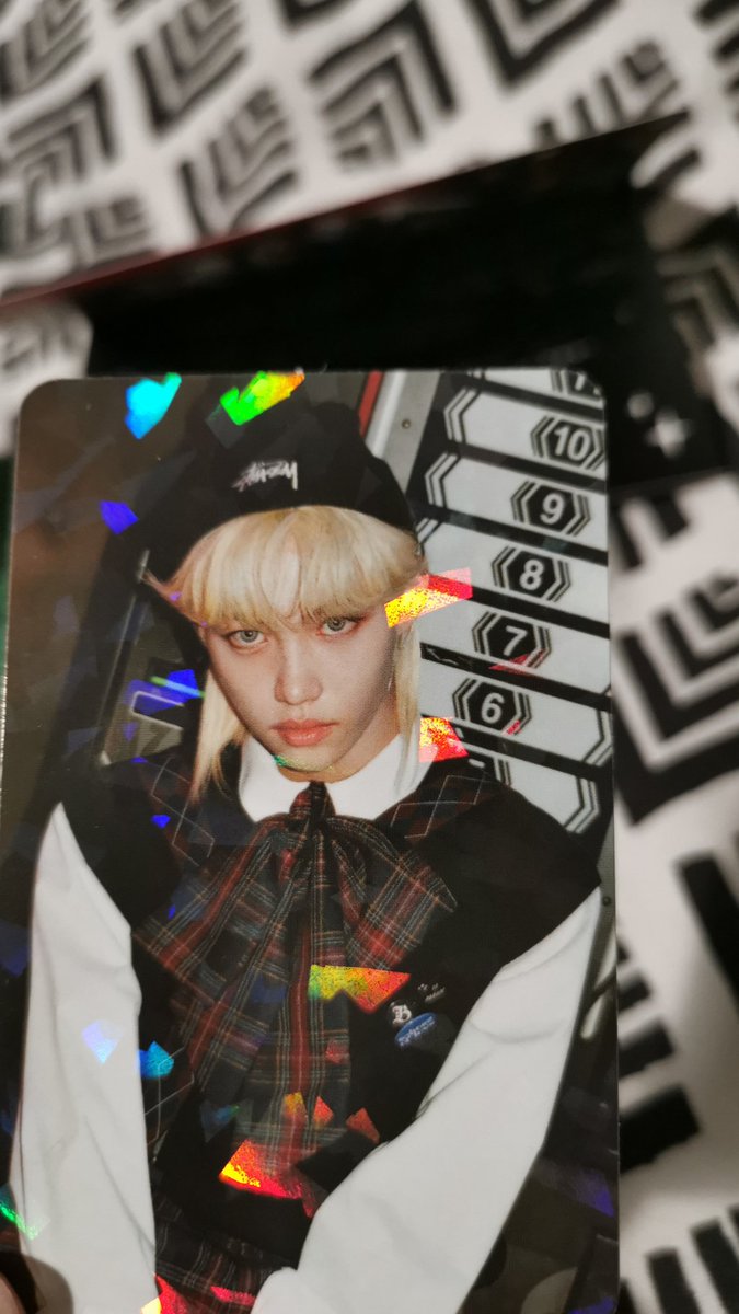 lixsbaby's tweet photo. The shiny photocards make me feel like I'm collecting pokemon cards💀 https://t.co/T4EuITwDwK