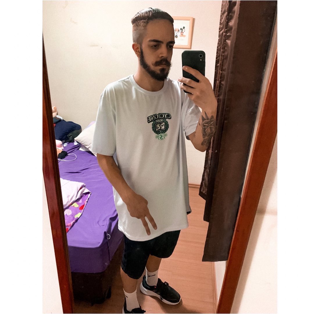 Ops_gabriiel's tweet photo. Parabéns para mim, mais um ano se passando com saúde e que venham mais progresso pra mim. 2.5 turbo 🎈🎂🥂🍻 https://t.co/NKoi4EekeW