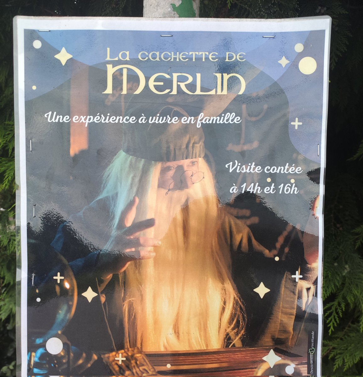 BestioleBlanche's tweet photo. @Seb_du_Grenier tu nous as jamais dit que tu faisais des visites guidées à Brocéliande https://t.co/fBhRr3oAt9
