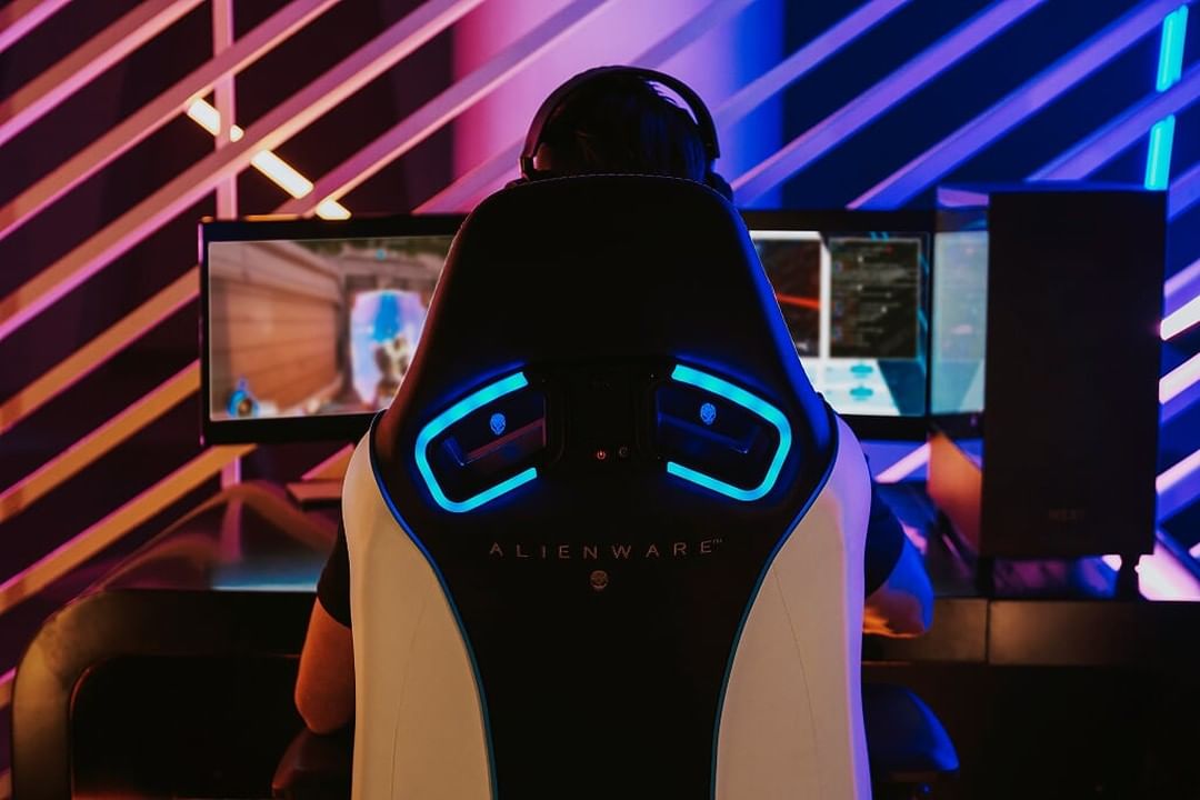 Vertagear's tweet photo. Sheeeesh, check out the behind on this thang 😗 #SL5000 @Alienware https://t.co/qYah0FZ3Fc