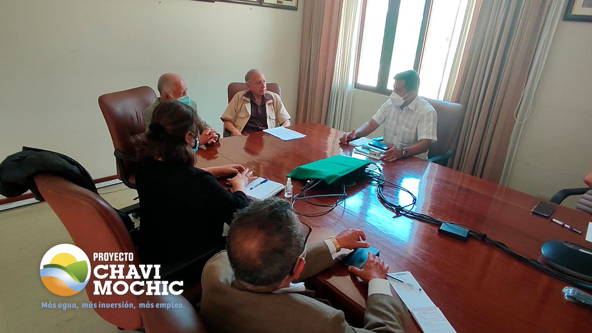 PChavimochic's tweet photo. Grte de #Chavimochic Ing.Edilberto Ñique se reunió con pdte directorio Junta de Riego Presurizado de Chao Virú Moche,Rafael Quevedo,Junta de Riego de Virú,pdte Robert García para gestionar optimización del agua y mejoramiento de cultivos agrícolas. https://t.co/PGotJGe7jd https://t.co/78cqzr8sOl