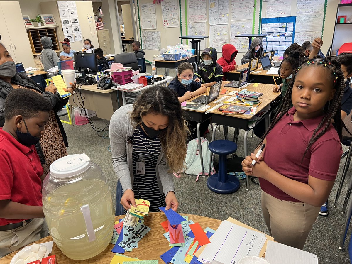 Ms. Long 📚 tweet media