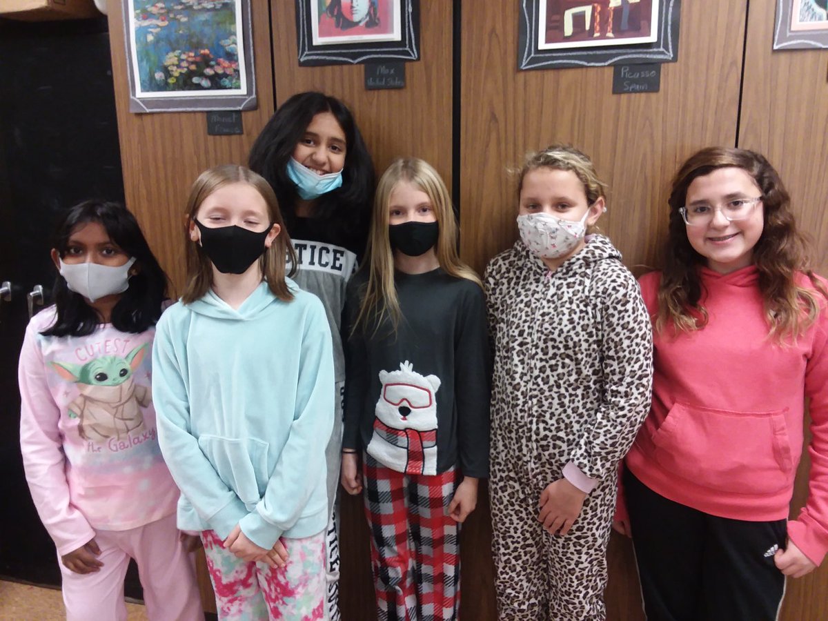WhitneyElement1's tweet photo. Our 5th grade yearbook cover design winners...Evangeline, Olivia, Shriya, Dylan, Lillian, and Sulamita 
Way to go!! https://t.co/uom5EyhBYi