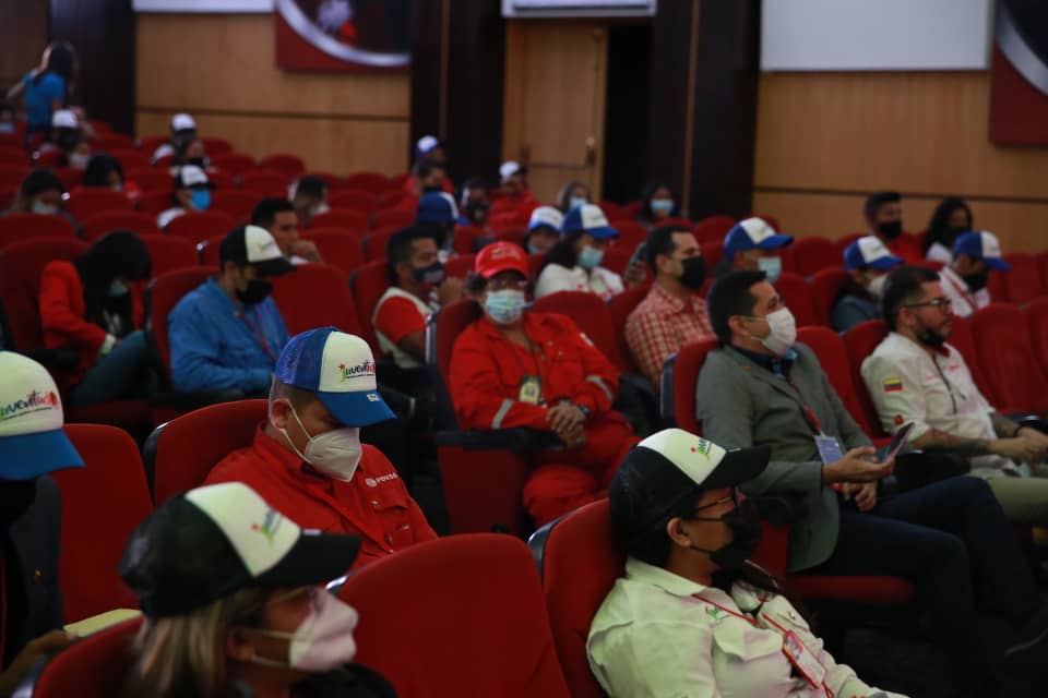 🇻🇪🎊 Hoy con la participación de 250 jóvenes provenientes de 7 estados del país, se desarrolló el 5to. Encuentro Nacional de la Juventud Petrolera, Gasífera y Petroquímica en Caracas.