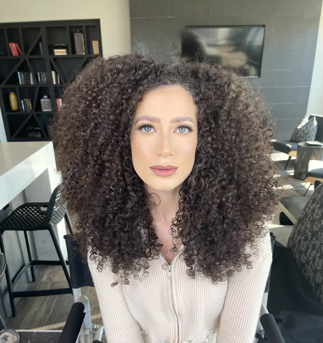 _PrincessCatttt's tweet photo. Soft Glam for My gorgeous client 💕✨
Follow my makeup page on Instagram for more content @ _MakeupByCat
#MakeupByCat #DallasMUA #HoustonMUA https://t.co/z6jhLVj2Jz