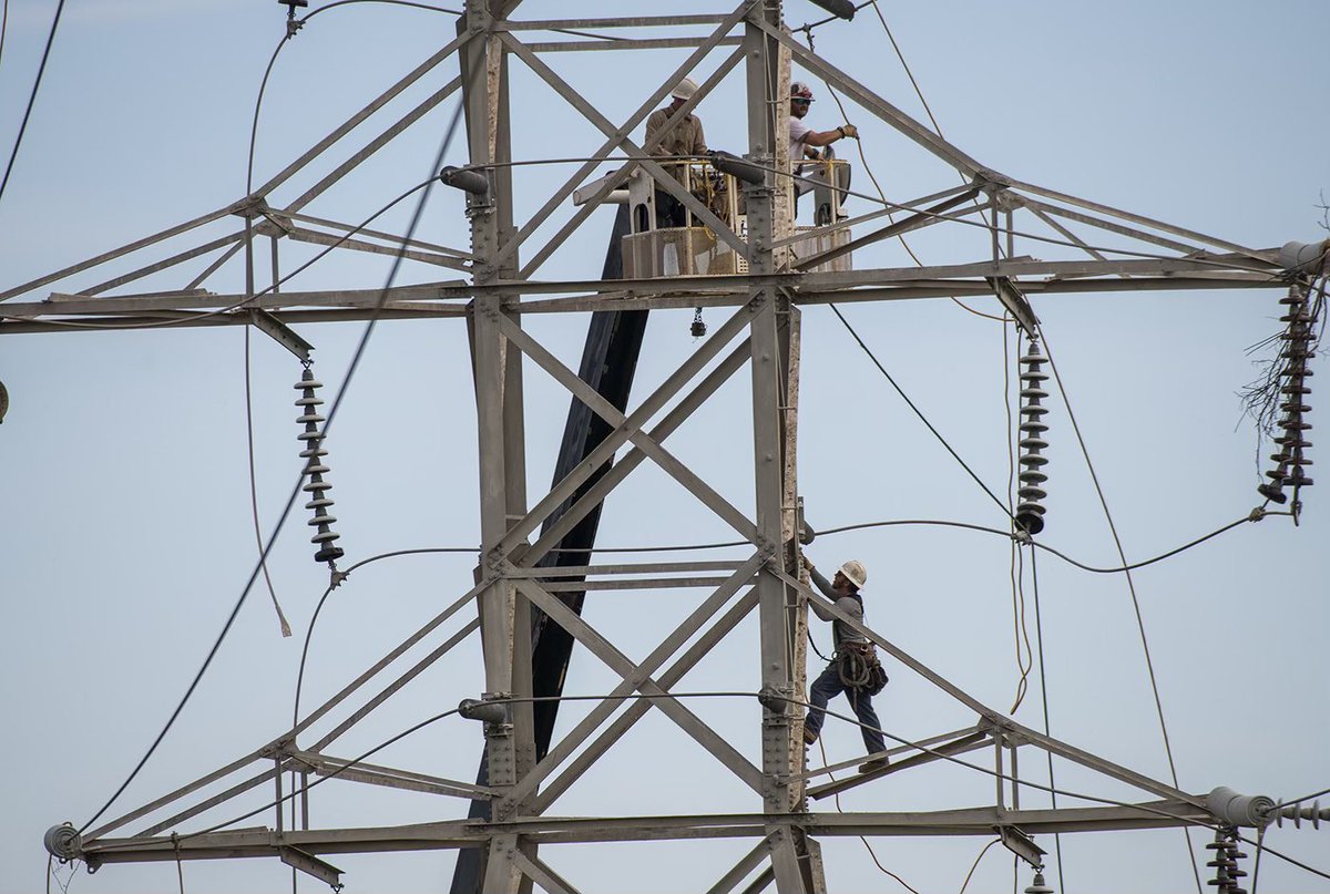 TVAnews's tweet photo. Our crews are working 24/7 to make the necessary repairs to our system. Power has been restored to more than 226,000 residents, and less than 28,000 remain without power. #KYWX #TNWX (2/2) https://t.co/zymCsekYiE