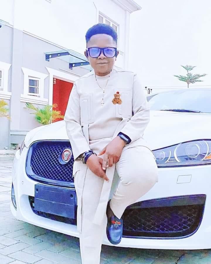 Legendary Film Icon, Chinedu Ikedieze a.k.a Aki Is 44 Years Today

Happy Birthday!   