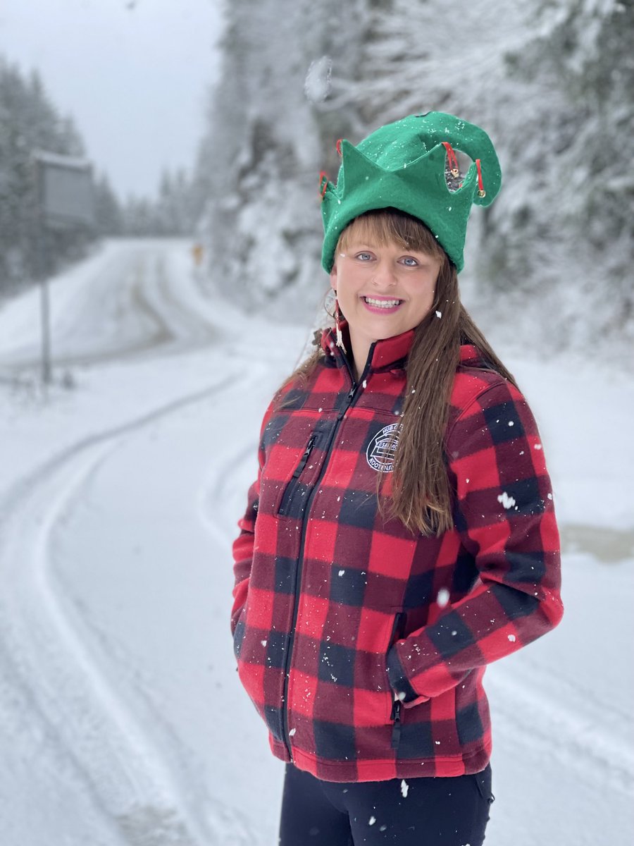 BrittnyAnderso's tweet photo. Hey Creston looking forward to participating in the Ministerial Hamper Handout tomorrow. I’ll be one of your greeters at the Creston and District Community Complex.

#CrestonBC #Creston #holidays #SalmoDinnerJacket #kootenaylife #winterdriving https://t.co/SV4asmqo4H