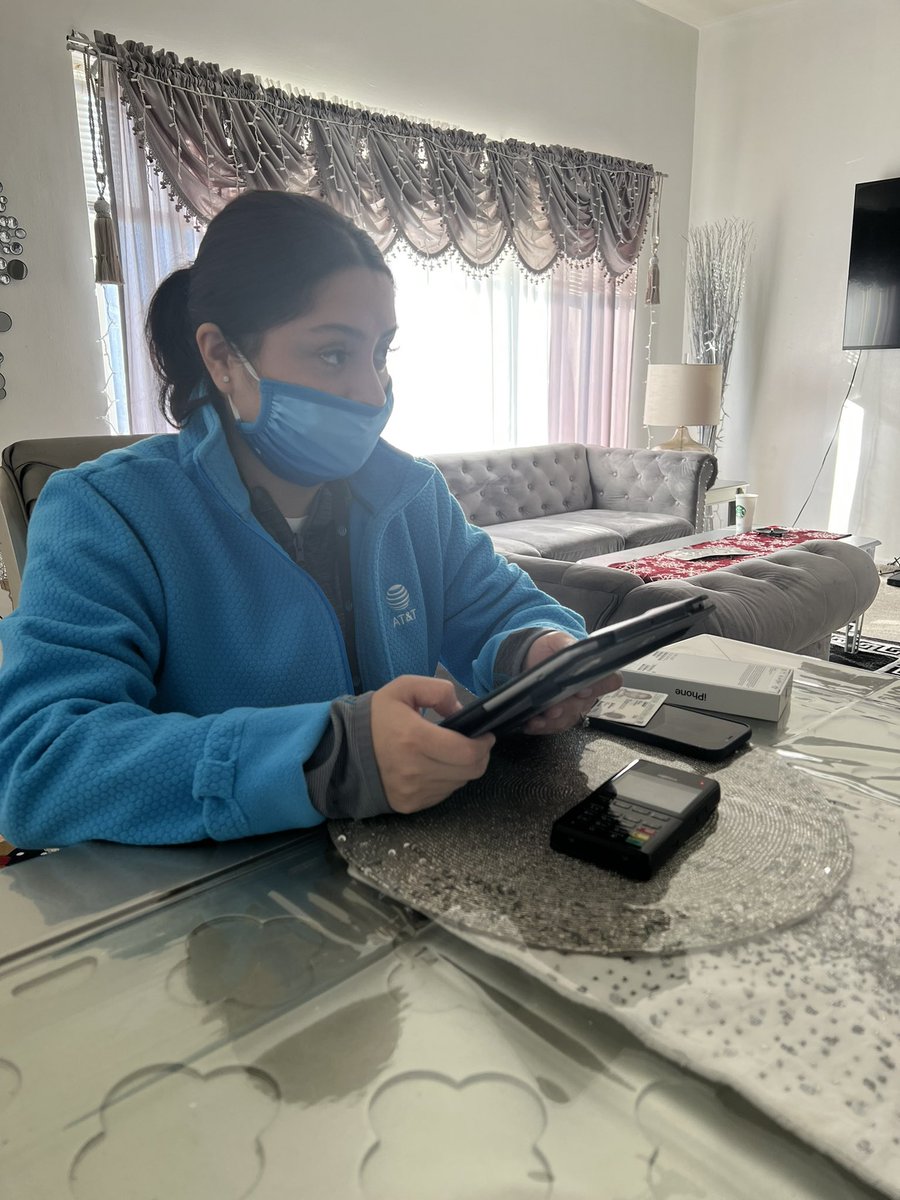 🚨 New Expert 🚨 

Rosie on her first day in the field for #IHXKOP. Fresh out of training earning her wheels and her very first sale. Rosie has been with AT&amp;T 9 years with experience in Retail, Customer Care. <a href="/firas_smadi/">Firas Smadi</a> <a href="/NorthBEast_ihx/">North B'East</a>