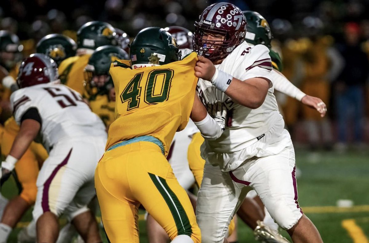 judereyes_'s tweet photo. Crazy to think that a team that started off 0-6 ,made it to the state championship… Couldn’t have done it without any of these guys. Onto the next chapter, Senior film coming soon.
-
@ibtallanted52 @IHSFalcons @Evanpeaker4 @JonVigiil @crtsfranklinn @DoziaO @Bflo_02 https://t.co/eleS17Pnsg