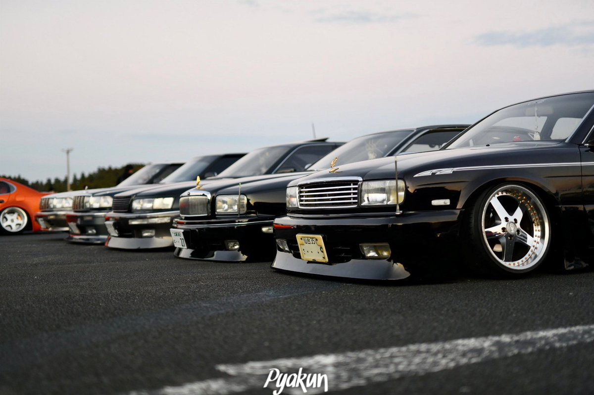kstsJzx100's tweet photo. 🔥最狂元祖高旧車軍団🔥

てきな写真がとれました
僕の車はまだまだ雰囲気足りん！頑張らなきゃ

#ユニオン杯
#元祖VIP
#junctionproduce
#武富公認車輌
#y32 #g50 #ucf10 #ucf20 #ms137 https://t.co/ChMTOsglsY