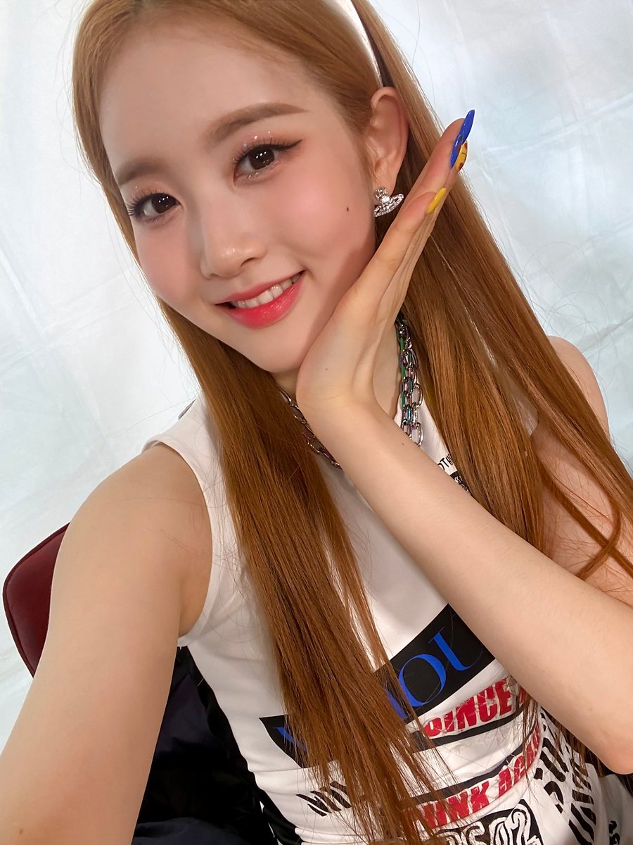 STAYCHARMTW's tweet photo. ❛♡   ⠀⠀ ⊱      ⠀𝘀𝘁𝗮𝘆    ⠀  ❀   ⠀⠀ c͟h͟a͟r͟m͟⠀    ⠀ 𝖓𝖊𝖜  ⠀⠀  こ  ⠀     post. ⠀  #𝐌INA𝔻𝔹

La ardillita de casita está dándole todo el amor posible a @minakoclips, felicidades reina. https://t.co/Mkgm0Vsyr3