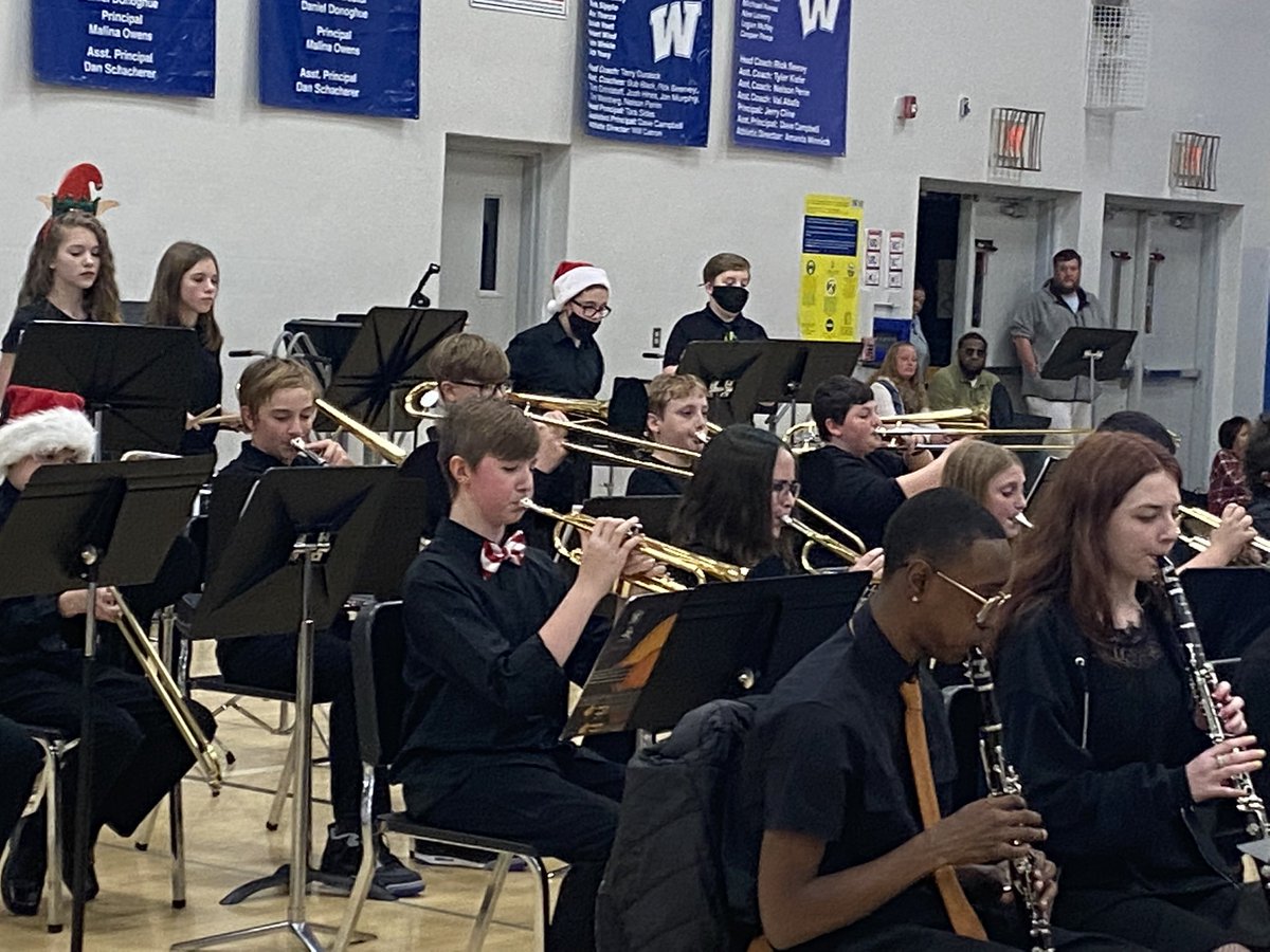 wmswildcat's tweet photo. Our 7th Grade Band performed so well-all that hard work has paid off! 🎶 @TheKCSD #YouBelong #ProudToBeAWildcat https://t.co/ucDglJtkZJ