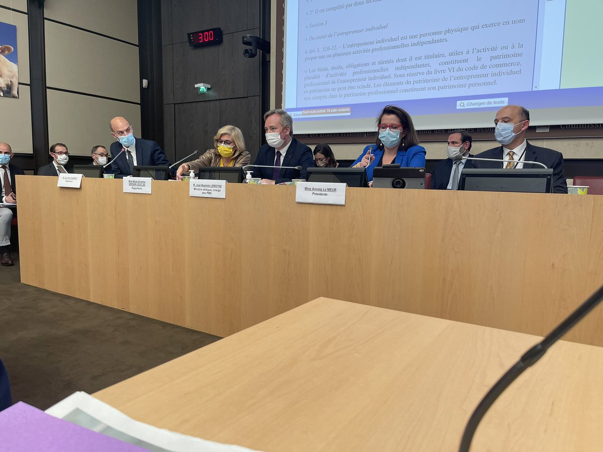laqhila's tweet photo. Nous débutons l’examen du Projet de Loi en faveur de l’activité professionnelle indépendante en commission spéciale en présence du Ministre délégué, chargé de PME @JBLemoyne 
Une avancée certaine dans la protection des indépendants avec la séparation des patrimoines https://t.co/cTki96a7aq