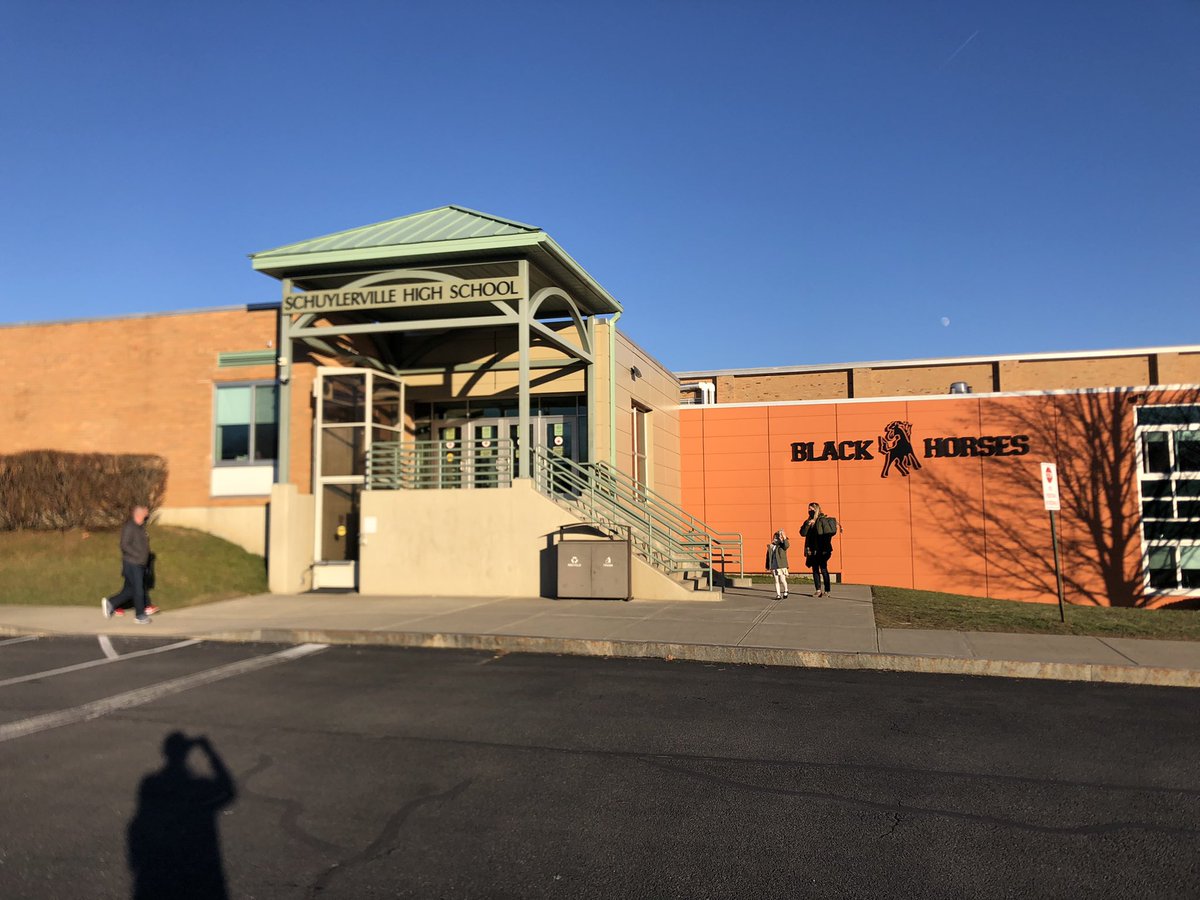 Coach__Duke's tweet photo. Had a great time speaking with SC Guy @HorsesFootball1 and his student-athletes! Thanks Coach - Looking forward to coming back! @_SCFootball #NY2SC #BUILDTHEBROTHERH22D https://t.co/VXMjuYHcX7