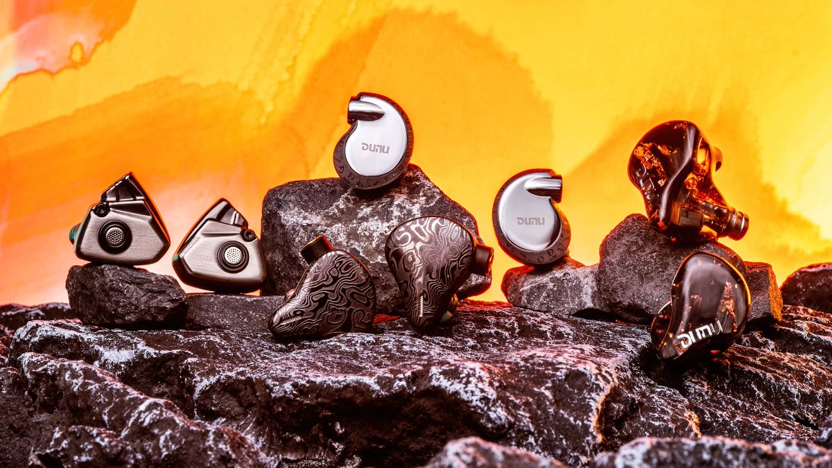 DUNU_Headphone's tweet image. Time for a family portrait — our #VGP2022 winning #FALCONPRO is perched up top and our entry-level #TITAN S on the left will be coming this weekend. Studio #SA4 on the right and #VULKAN at the bottom are coming Q1 2022!