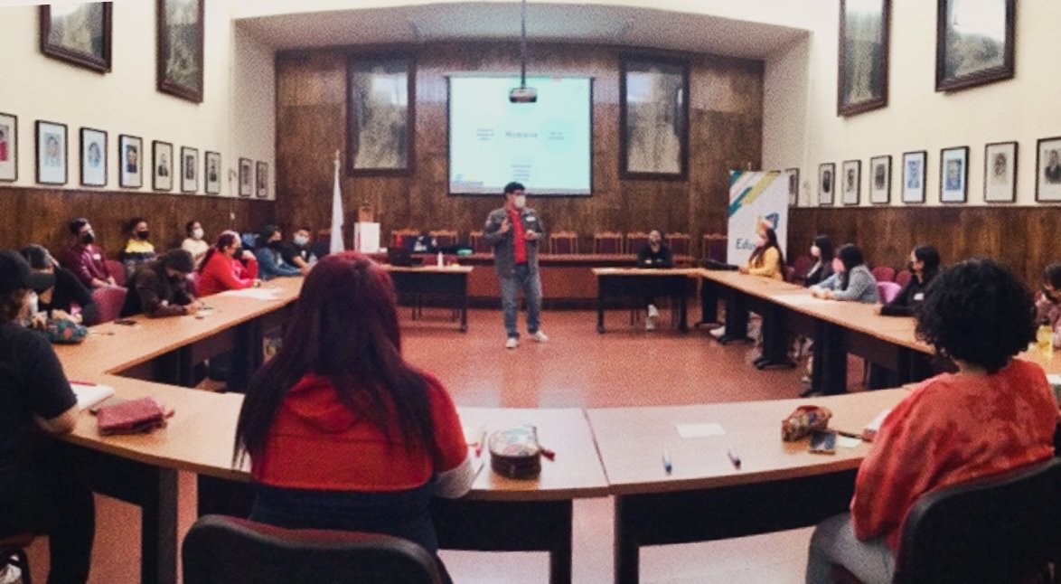 EDUCIAC's tweet photo. El pasado viernes participamos en el pilotaje de un proceso formativo de facilitadores y facilitadoras para una cultura de la paz en escuelas normales del país.
#Educiac #ProgramaJuventudes https://t.co/5VqWNeLfD8