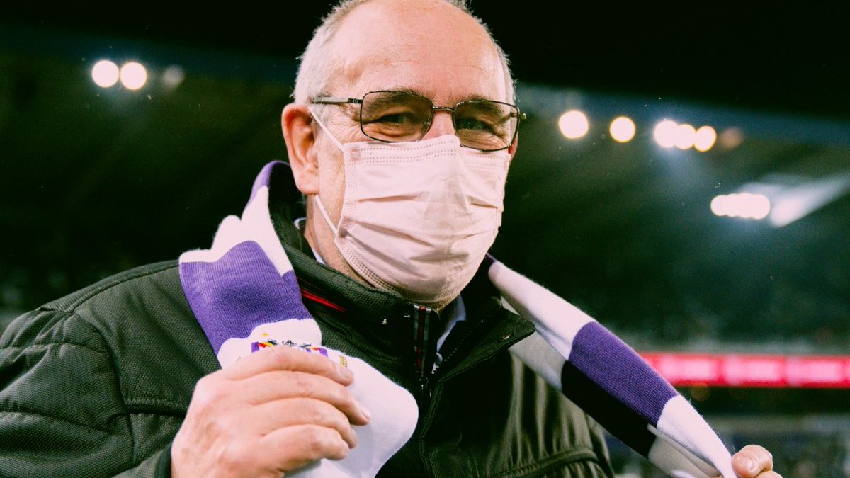 rscanderlecht's tweet photo. Hommage aan het personeel van @HIS_IZZ. Merci pour votre dévouement durant cette période délicate. 💜 https://t.co/N2m2ZWQOra