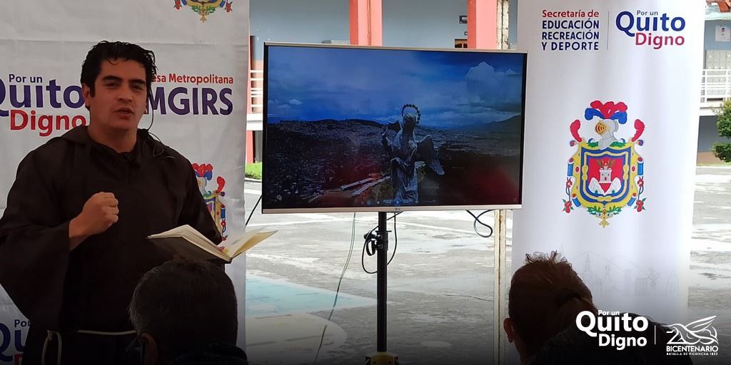 EducacionQuito's tweet photo. Hoy participamos con estudiantes y autoridades de la campaña educomunicacional de @EMGIRSEP "#ElRimember Historias Quiteñas Recicladas", con el objetivo de impulsar cambios de hábitos, consumo responsable, reducción, reutilización y reciclaje de materiales.
#EducaciónUIO https://t.co/dkXqwK5Ddp