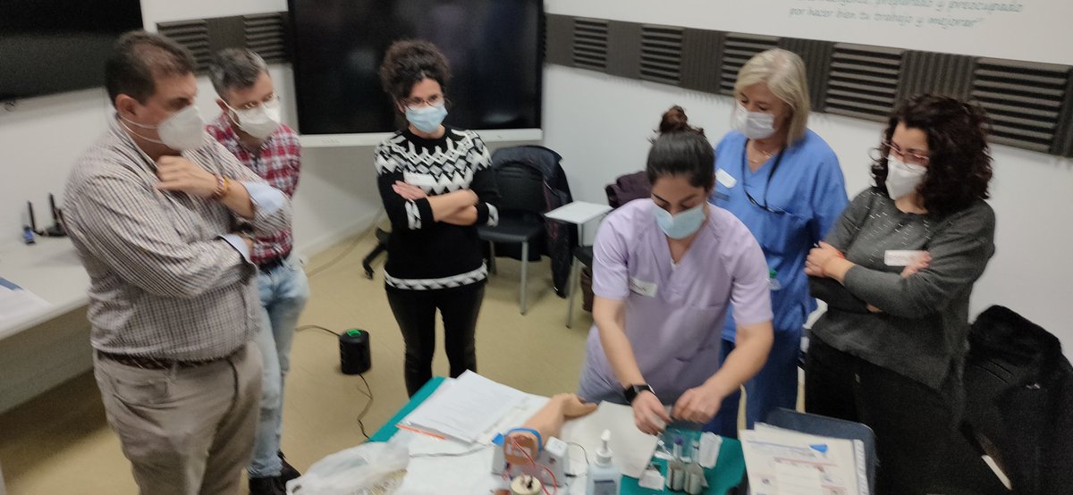 SimIAlicante's tweet photo. Formación de Instructores en simulación clínica en de Servicios  Médicos (Preventiva, UCI, Urgencias, Digestivo, Trasplantes, Interna, Sistemas de Información) #multidisciplinario. Habilidades Técnicas 2.0. @isabial_iis @GVAsalualicante @evaserdiaz @lucomca @JulianCardUCI https://t.co/9GHlE343fz