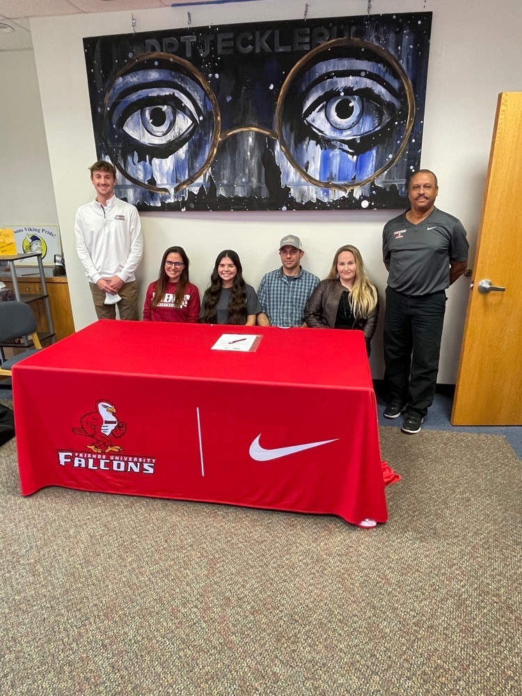 Jaidyn Shultz signs with Friends University today to continue her tennis career! Congrats Jaidyn, Coach Beardmore, and parents! Go Vikes!