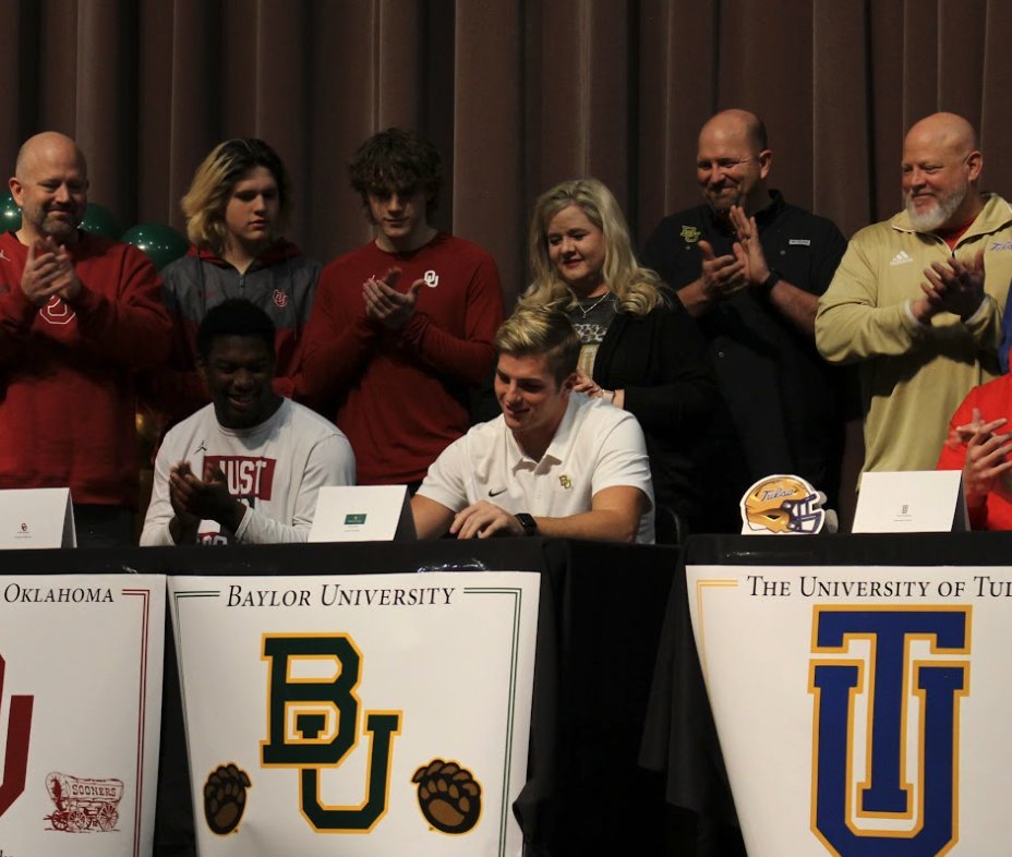LCISDlchs's tweet photo. It's signing day for these Pirates! 

Bella Sipowicz (Texas A&amp;M Kingsville; Basketball)
Kobie McKinzie (University of Oklahoma; Football)
Kyler Jordan (Baylor University; Football)
Tanyon Zachary (University of Tulsa; Football) https://t.co/FIjOuJW1qJ