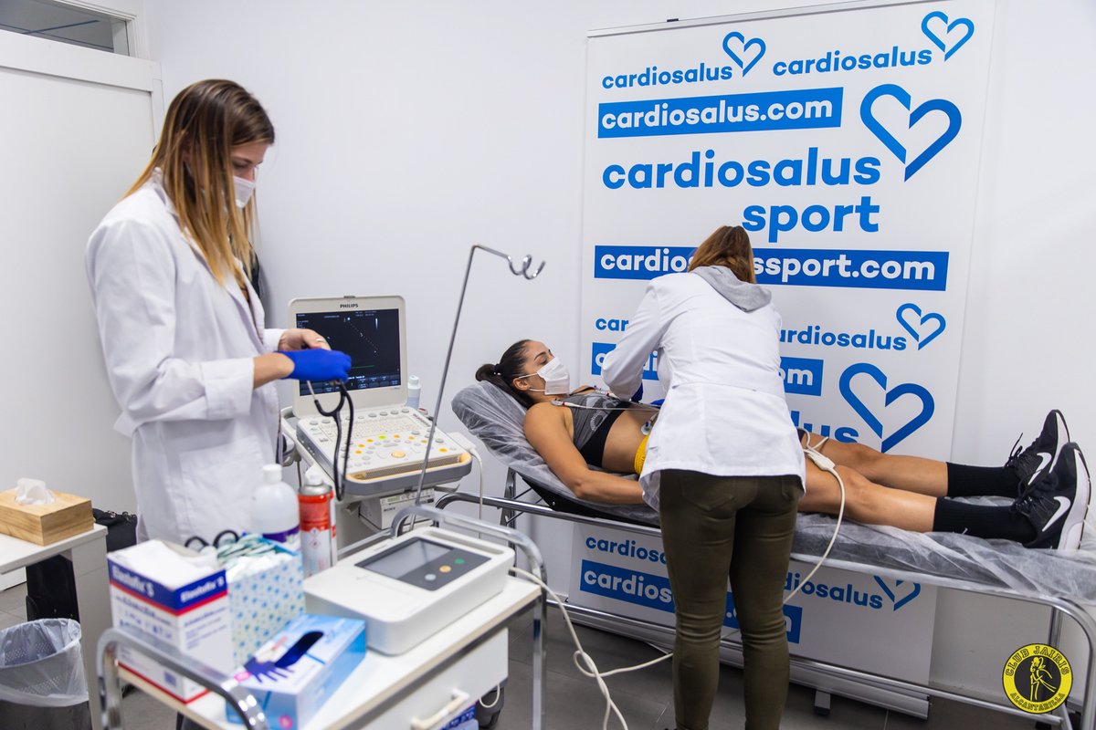 CBJairis's tweet photo. 𝗖𝗟𝗨𝗕 🏀 𝗟𝗙 𝗖𝗛𝗔𝗟𝗟𝗘𝗡𝗚𝗘

🩺 @de18costa ha pasado esta tarde el pertinente reconocimiento médico en @CardiosaluSport.

💪🏻 Débora se ha enfundado la equipación del @hozonoglobal Jairis, que le queda como un guante, y, además, está en plena forma.

#UnaFamiliaHistórica https://t.co/SmJ4vyChYi