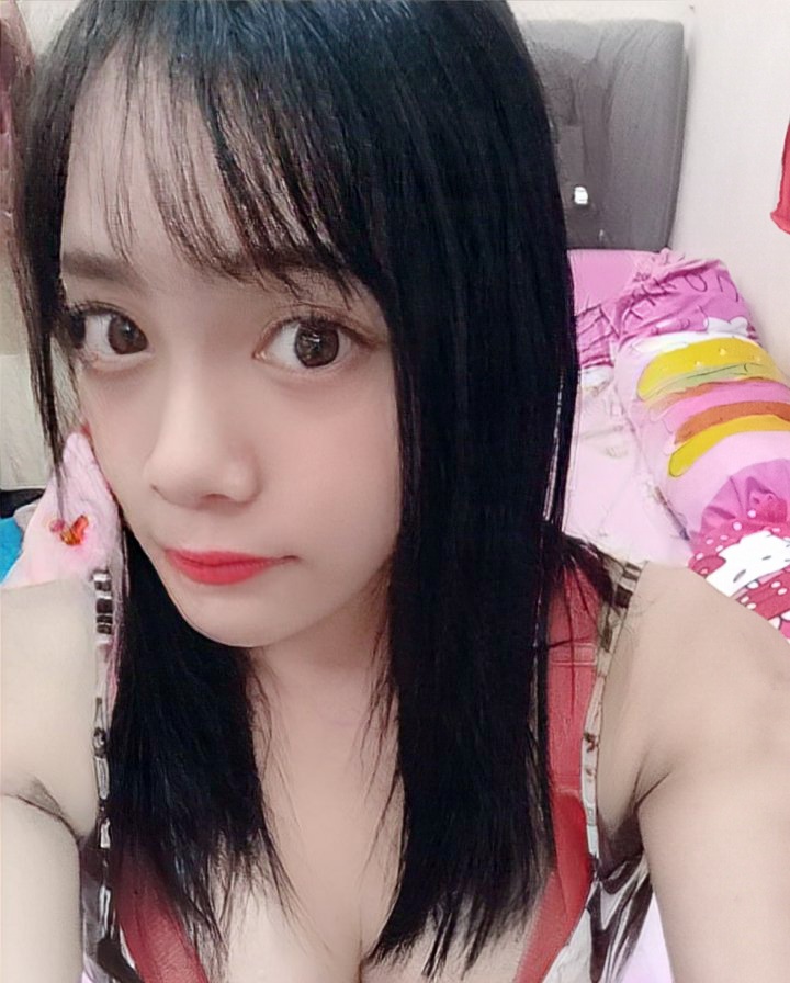 IchaImout7's tweet photo. Bagi cowok cowok yang suka fantasi sexnya rame rame,ini temenku bella pengen dientot rame2 katanya. https://t.co/LIKnveKHQy