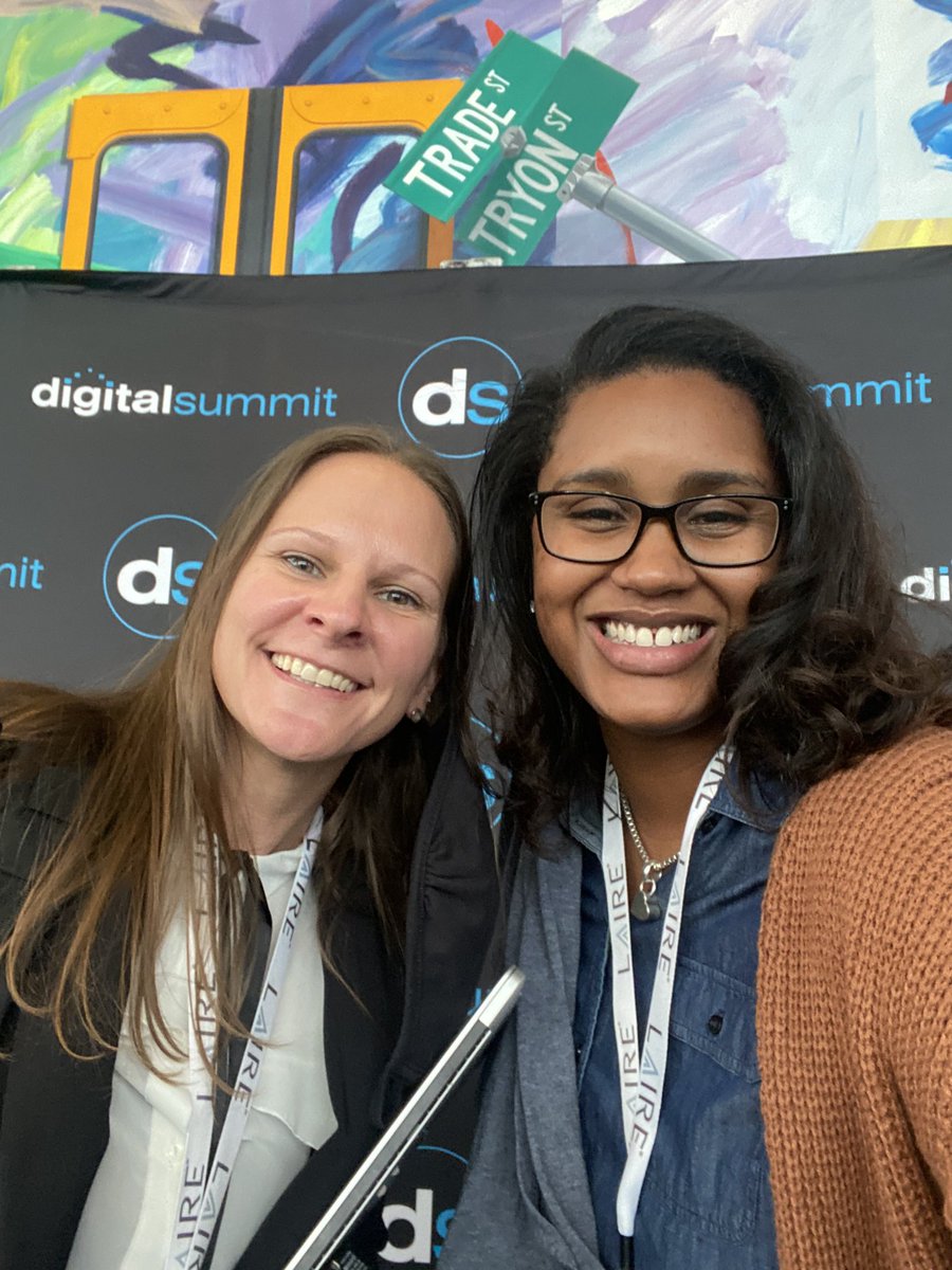 IMSpecialTea's tweet photo. I just love running into friends when hitting a conference solo #DS #DSCLT #DigitalMarketing #MarketingIsLife #ConferenceBuddy https://t.co/QtcRFsTZMF