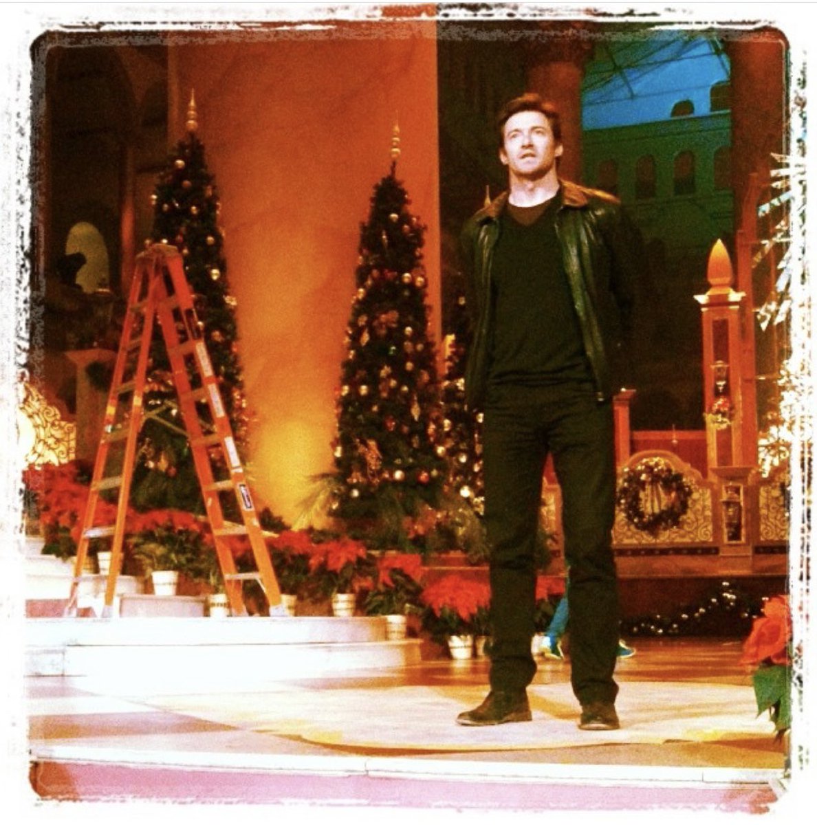 JackmansLanding's tweet photo. On this day in 2013, Hugh was rehearsing for Christmas in Washington. He would host and perform in the event the following day. 🎄🎅🏼🎁🎵

#hughjackman #christmasinwashington #happyholidays #onthisday #repost 📷: Hugh Jackman https://t.co/VMoOWvqRdl