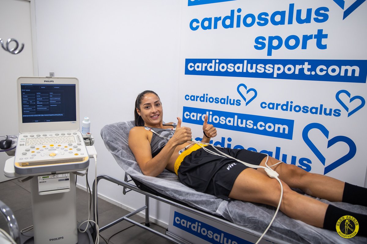 CBJairis's tweet photo. 𝗖𝗟𝗨𝗕 🏀 𝗟𝗙 𝗖𝗛𝗔𝗟𝗟𝗘𝗡𝗚𝗘

🩺 @de18costa ha pasado esta tarde el pertinente reconocimiento médico en @CardiosaluSport.

💪🏻 Débora se ha enfundado la equipación del @hozonoglobal Jairis, que le queda como un guante, y, además, está en plena forma.

#UnaFamiliaHistórica https://t.co/SmJ4vyChYi