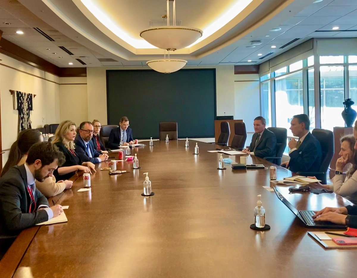 Productive meeting with <a href="/UPS/">UPS</a>. Really great support for the UK’s trade agenda, with a focus on small business and sustainability.

I also welcomed their recent £140m investment into its East Midlands operation, bringing jobs and prosperity to the area. 🇬🇧🇺🇸

#DITStateside