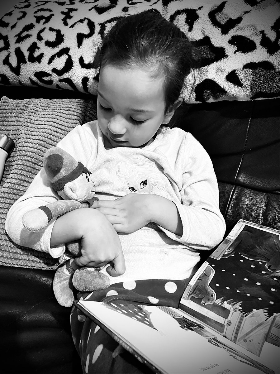 mrscjos's tweet photo. @MonteneyPrimary Erin has had her story and ready for her sleepover with the elf 🥰 https://t.co/4gYsiAoIv8
