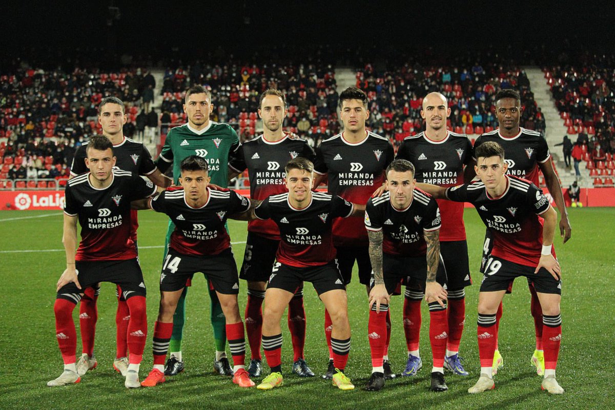 14Alex_lopez's tweet photo. Nos lo merecíamos, equipo y afición. A seguir trabajando. Vamos @CDMirandes 🔴⚫️ https://t.co/Gve3VmRCMt