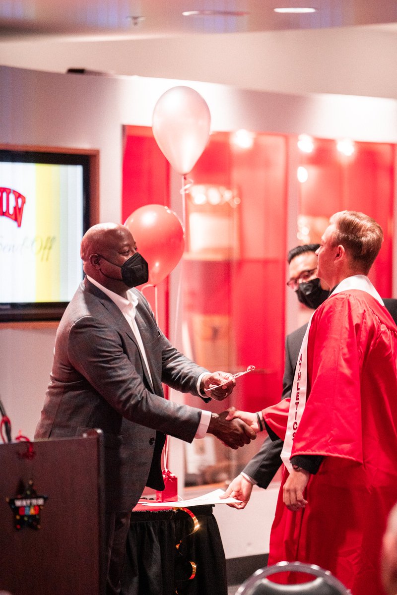 UNLVathletics's tweet photo. 🎓The big day is here and we kicked things off with the traditional Senior Send-Off at the Thomas &amp; Mack Center.
Congratulations to all of our Winter Semester graduates!
 
📰https://t.co/1pIYBumiuh

#BEaREBEL #UNLVGrad https://t.co/J8SbflJ5xg