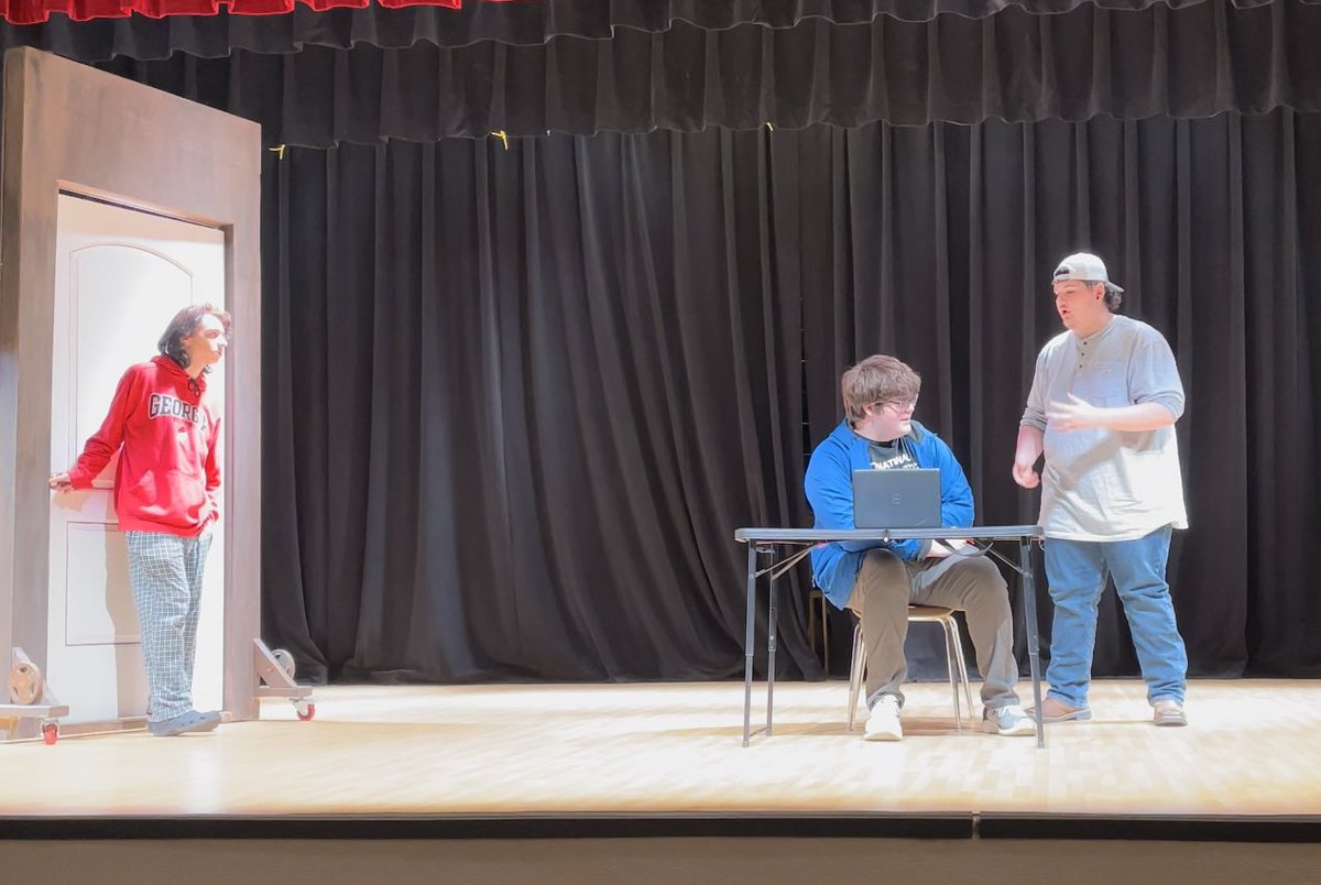 LoriJintheArts's tweet photo. More Theatre 1 students performing in their first round of scenes! #courage2create #themount @MauryCoSchools https://t.co/6ORU8DQZbq