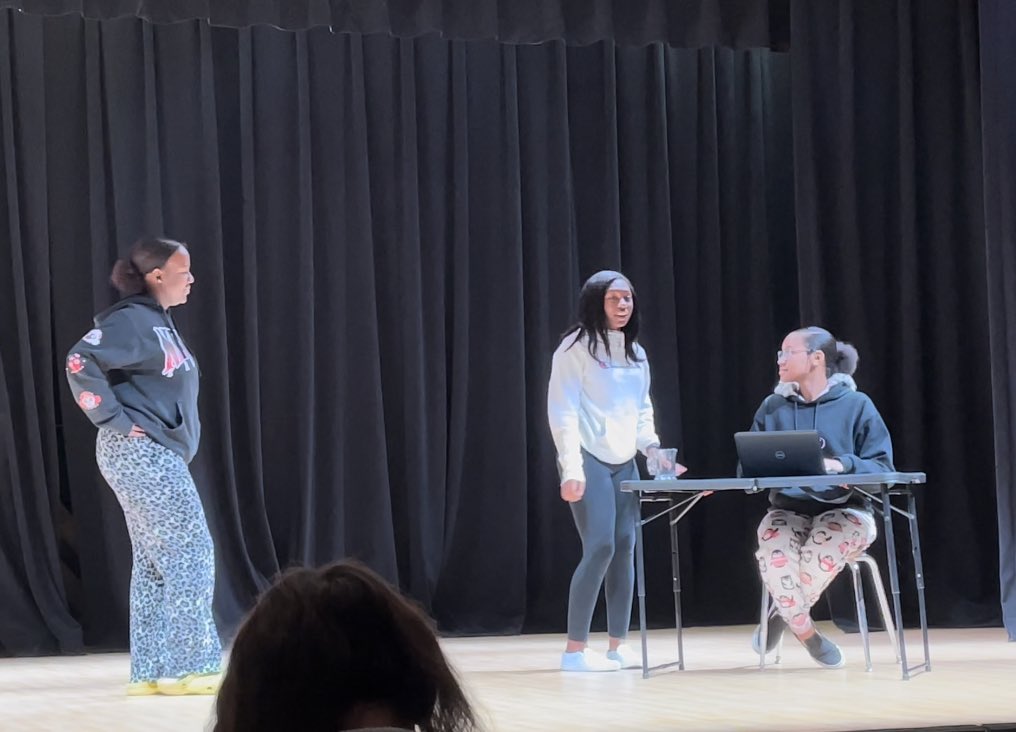 LoriJintheArts's tweet photo. More Theatre 1 students performing in their first round of scenes! #courage2create #themount @MauryCoSchools https://t.co/6ORU8DQZbq