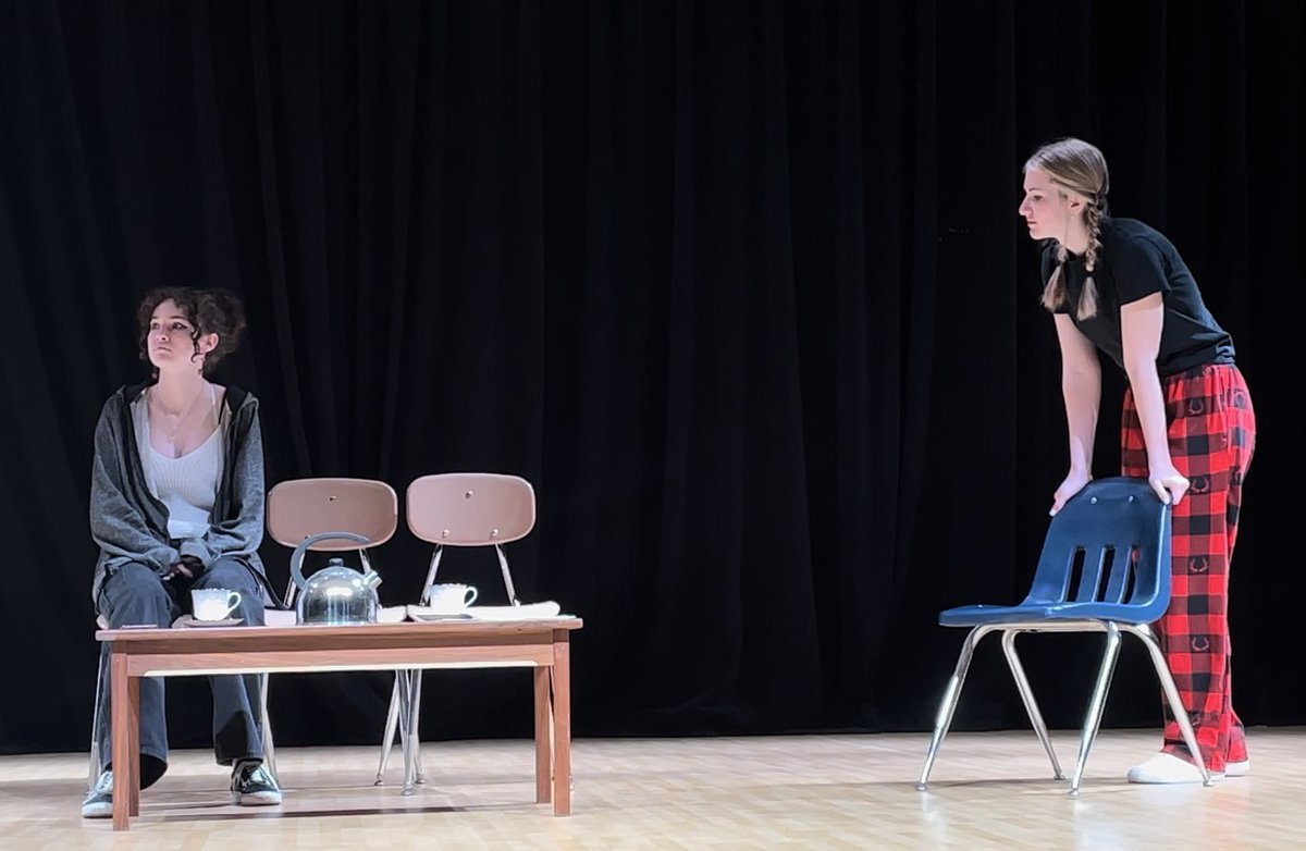 LoriJintheArts's tweet photo. The advanced acting class performed 10 minute scenes last week! So much talent! #courage2create #themount @MauryCoSchools https://t.co/Az6G3E4RRC